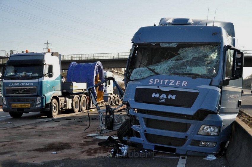 VU 4 LKWs A 3 Rich Oberhausen AK Koeln Heumar P052.jpg
